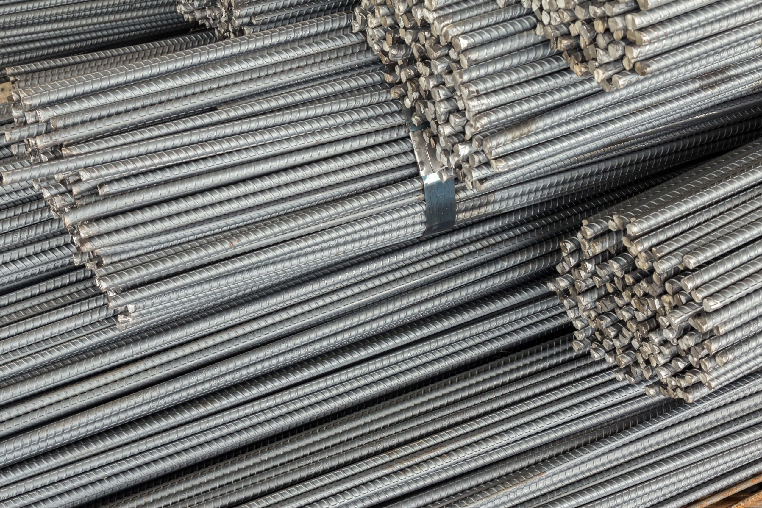 Excellence in Construction: Why Choose RHL TMT Bars in Varanasi